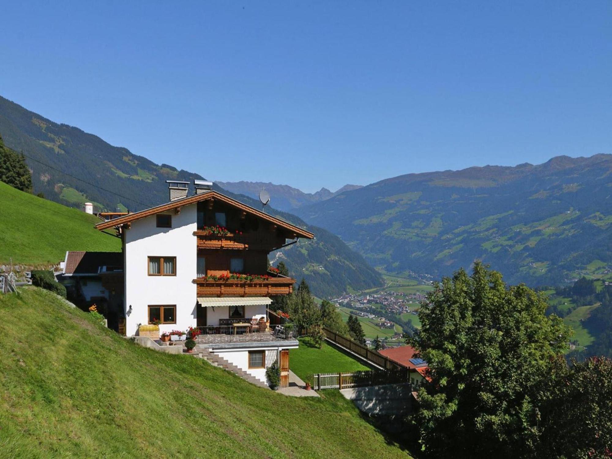 Apartment In Hippach Im Zillertal In The Mountains Muhlen  외부 사진