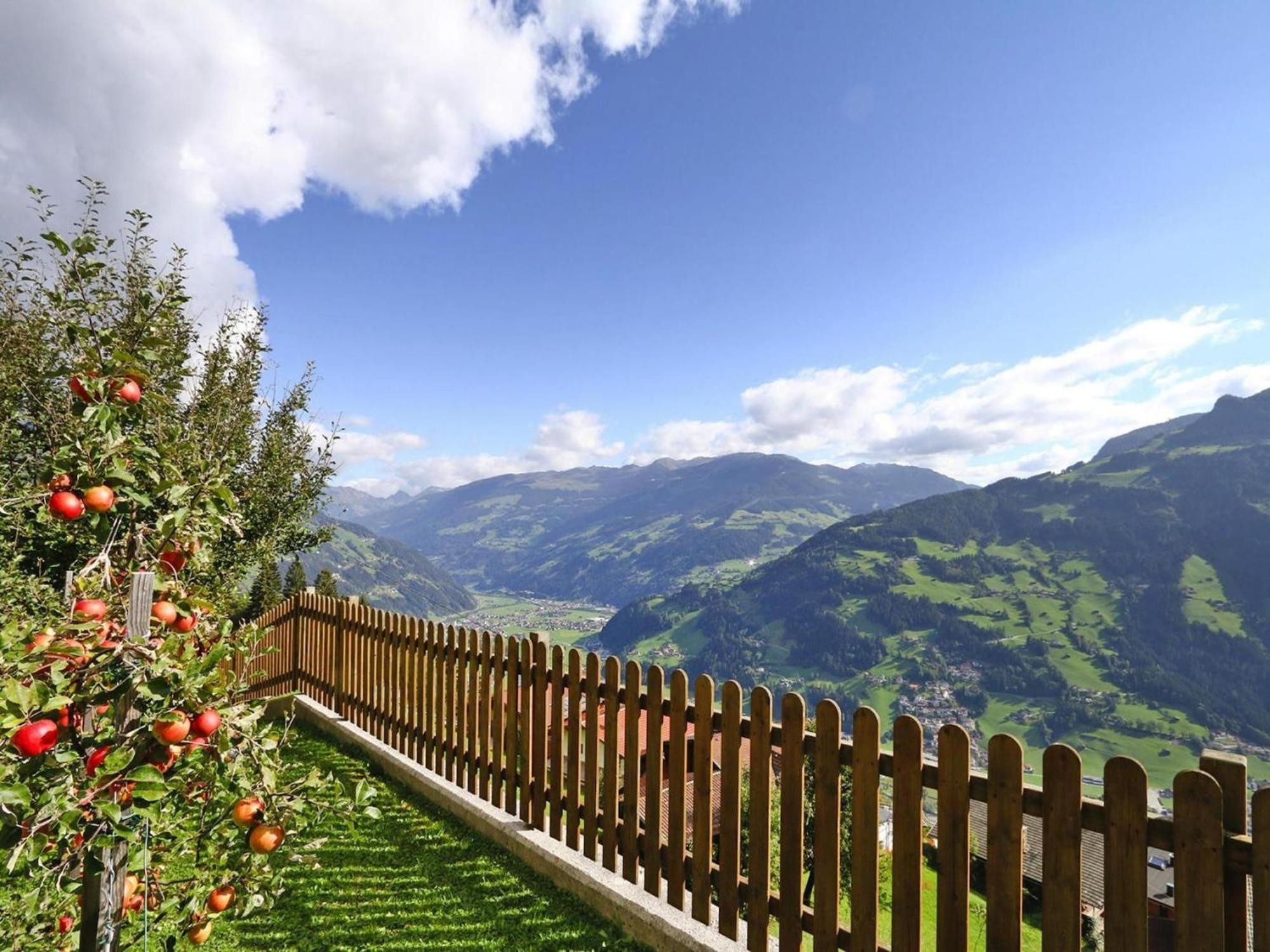 Apartment In Hippach Im Zillertal In The Mountains Muhlen  외부 사진