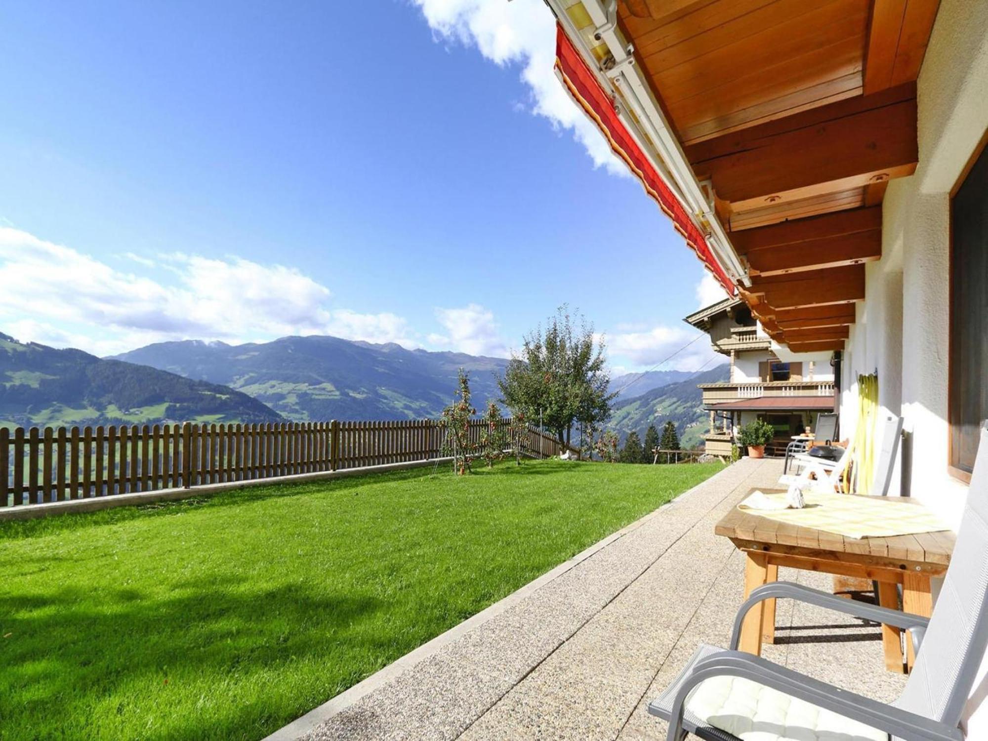 Apartment In Hippach Im Zillertal In The Mountains Muhlen  외부 사진