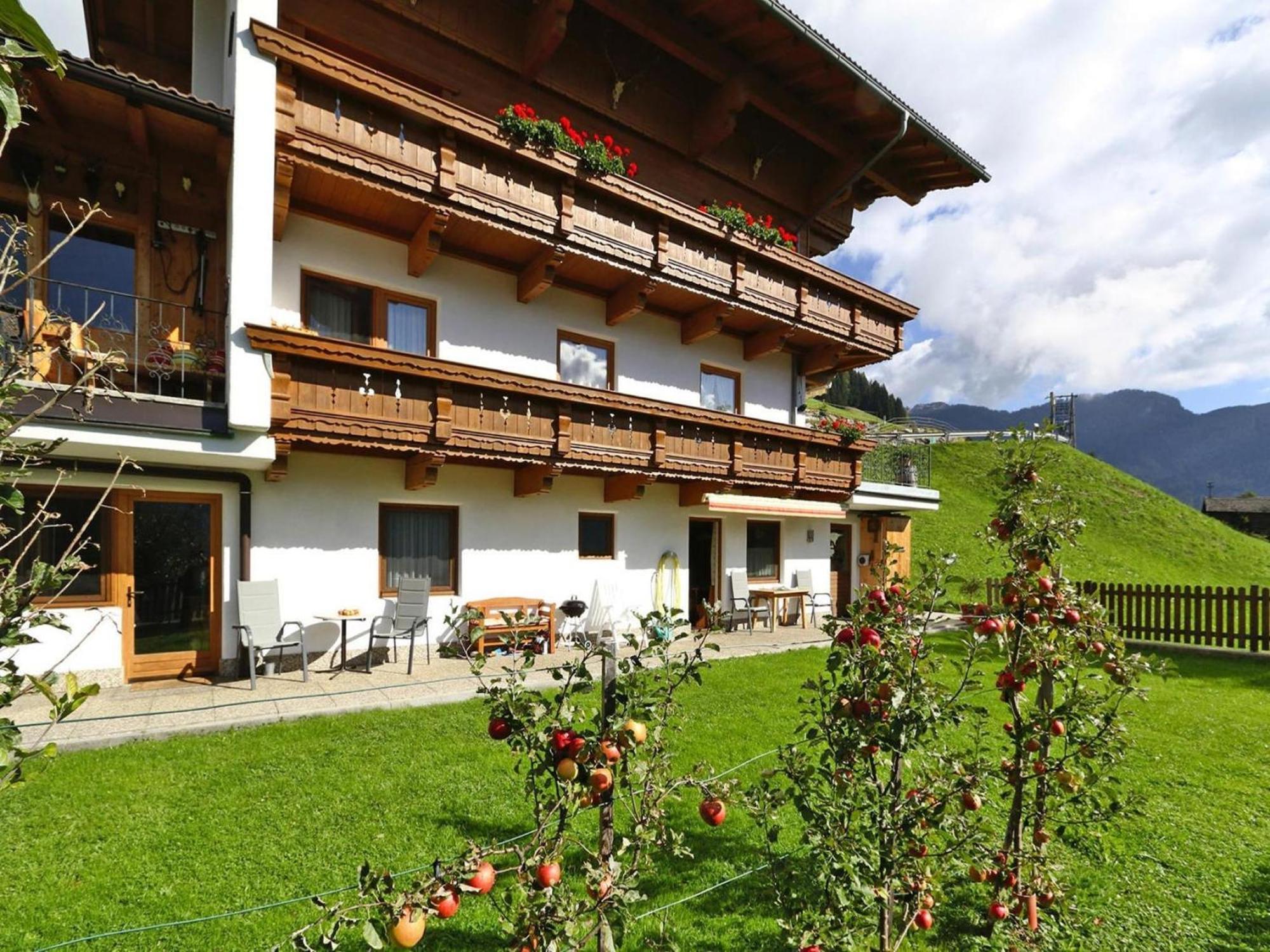Apartment In Hippach Im Zillertal In The Mountains Muhlen  외부 사진